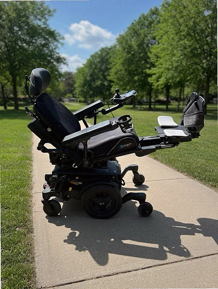 iLevel Quantum Q6 Edge 3 Power Wheelchair Electric Tilt Seat Elevate Lift