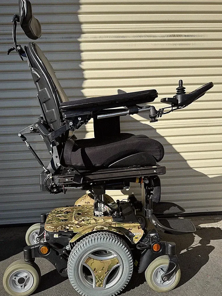 Permobil M300 HD Wheelchair LIFT TILT RECLINE LEGS 24"Wide 450lbs EZ Lock